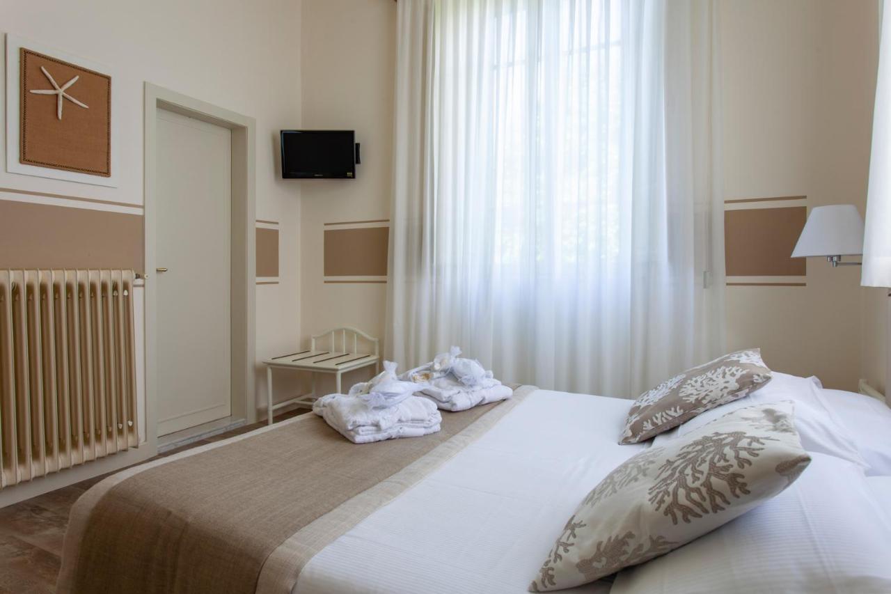 Hotel Olimpia Форте дей Марми Екстериор снимка