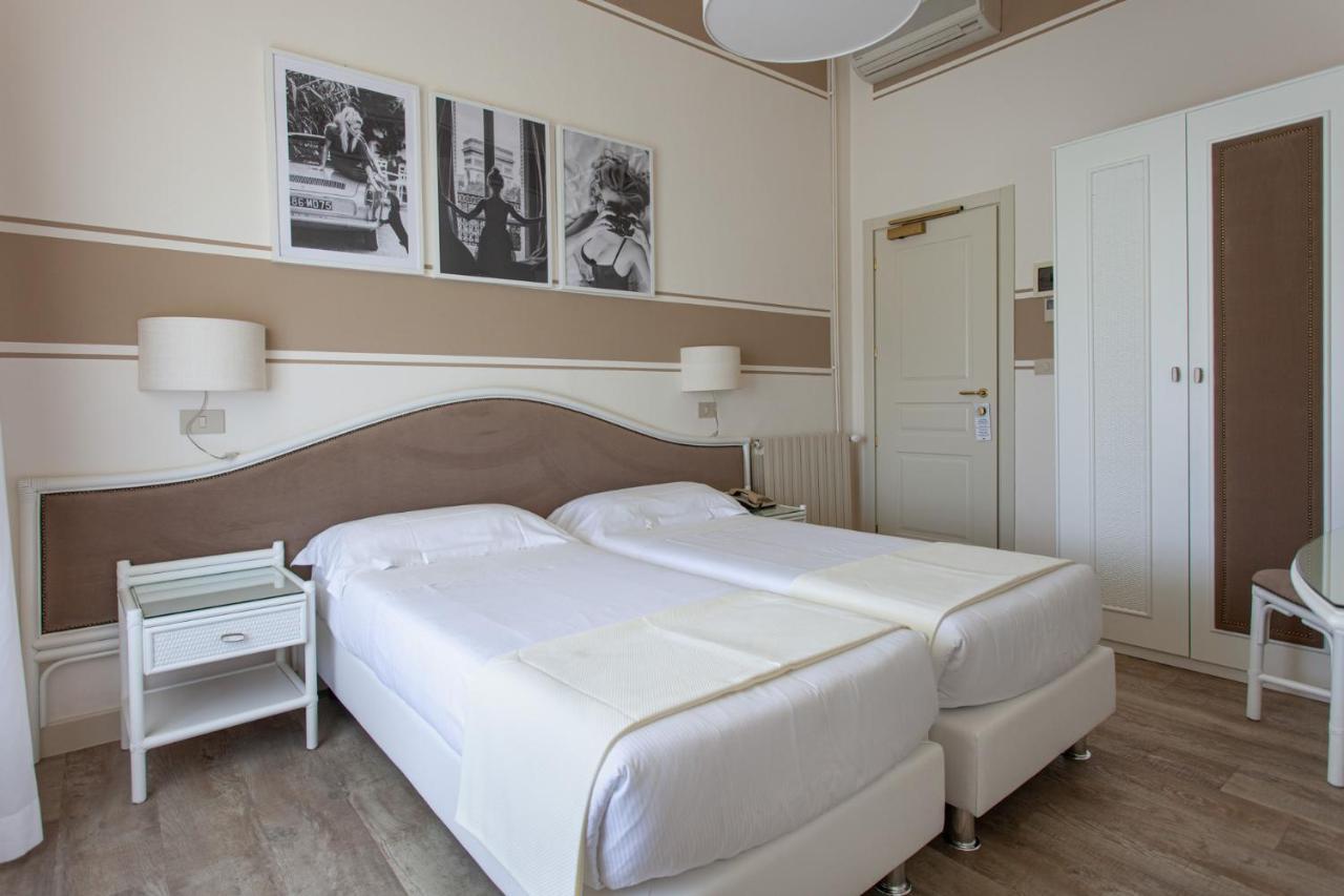 Hotel Olimpia Форте дей Марми Екстериор снимка