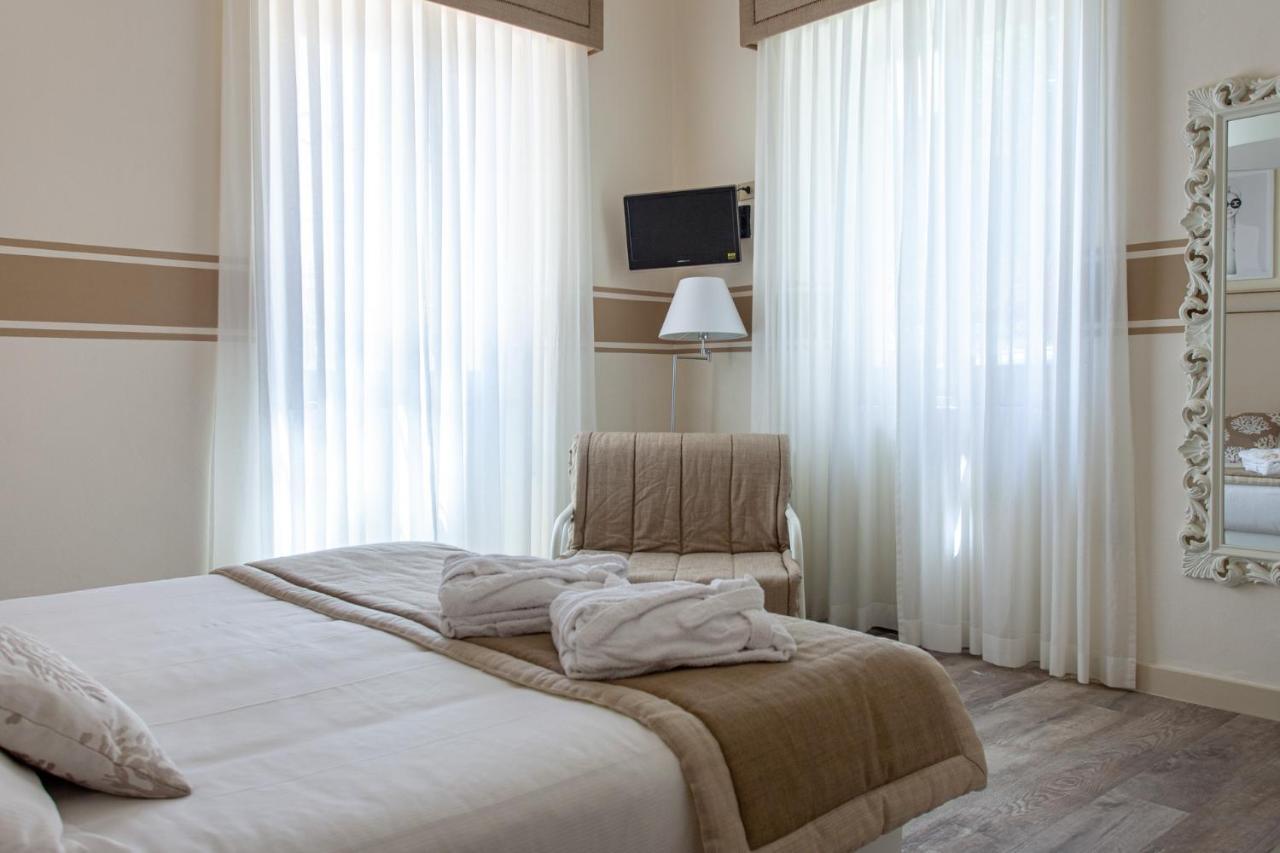 Hotel Olimpia Форте дей Марми Екстериор снимка