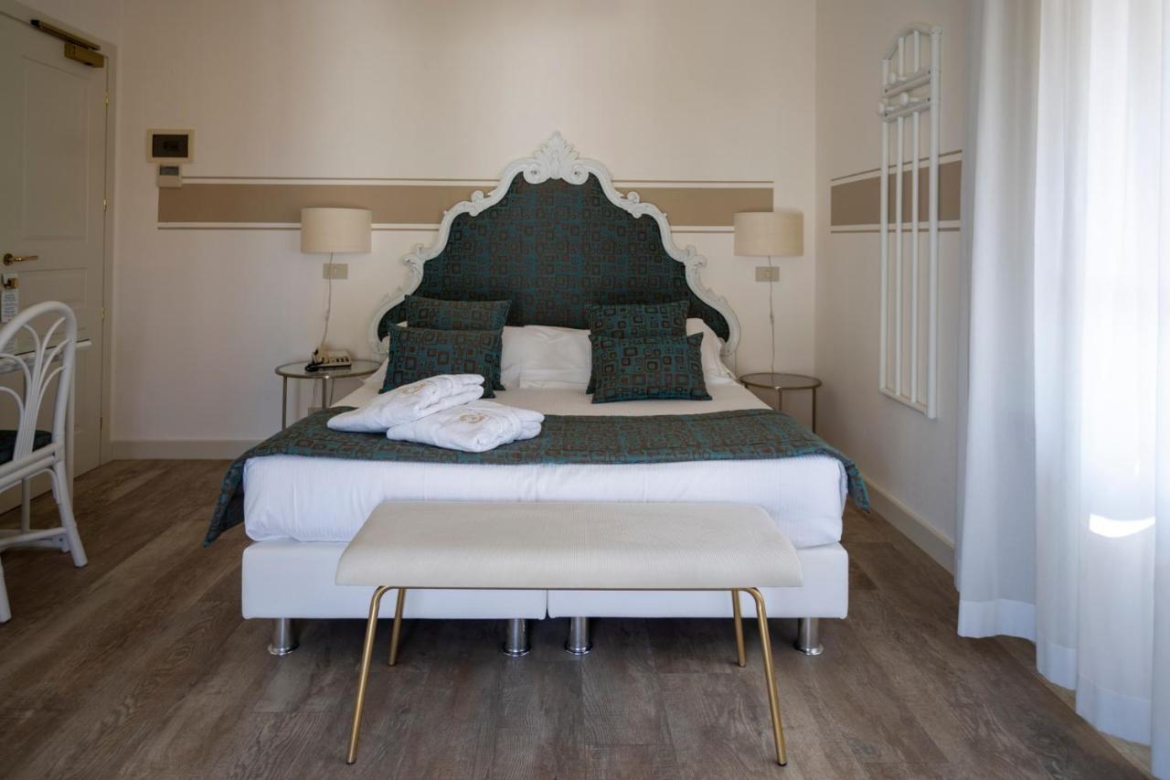 Hotel Olimpia Форте дей Марми Екстериор снимка