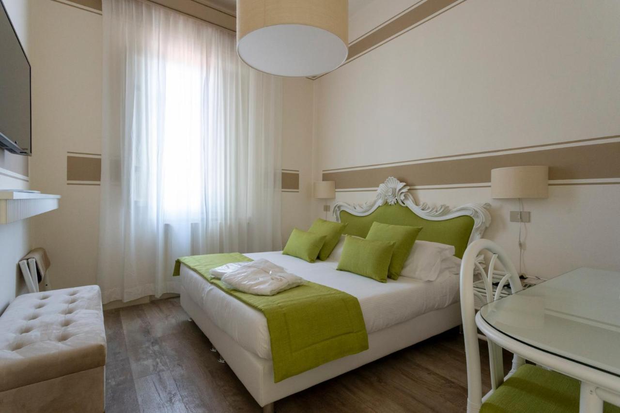 Hotel Olimpia Форте дей Марми Екстериор снимка