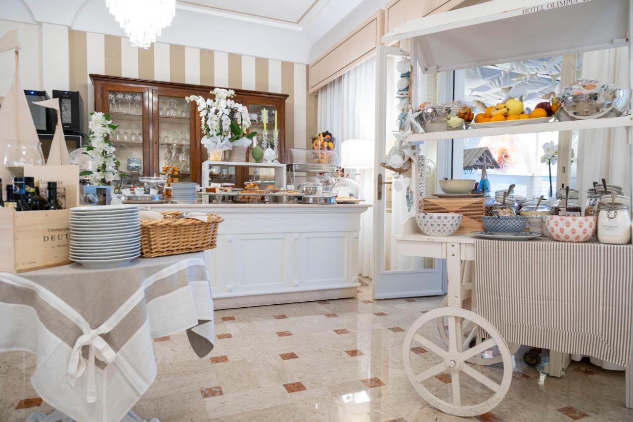 Hotel Olimpia Форте дей Марми Екстериор снимка